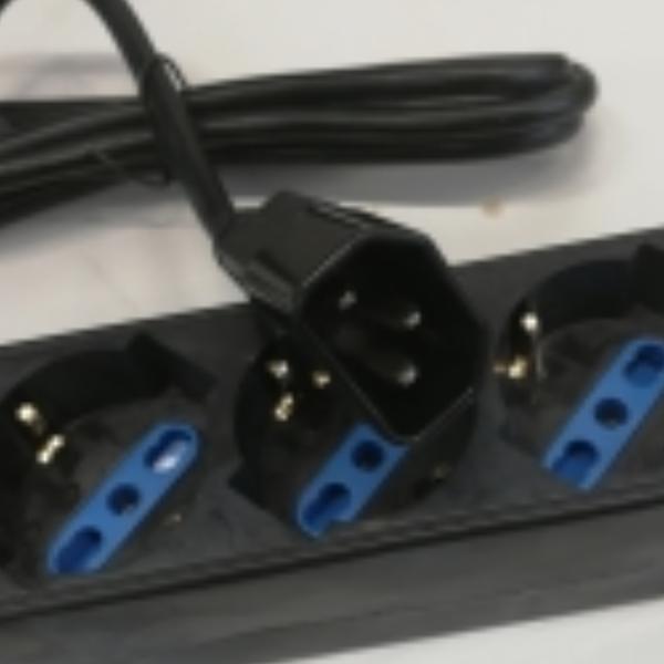 LEGRAND MULTIPRESA PDU PER RACK 3 PRESE STANDARD …